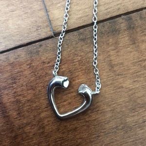 Timeless NWOT Open Heart silver tone necklace!